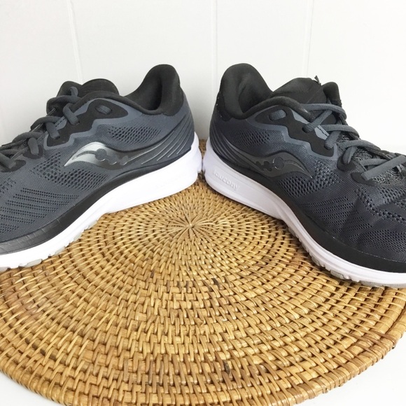 Saucony Black And White Running Shoes Size 9 W Mens Womens 10.5 - Picture 4 of 8